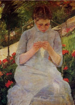 Mujer joven cosiendo en un jardín madres hijos Mary Cassatt Pinturas al óleo